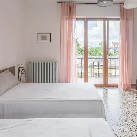 Casa Lilla - Lakeview Large With Garden Above סטרסה