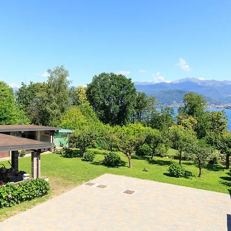 Casa Lilla - Lakeview Large With Garden Above Apartament *