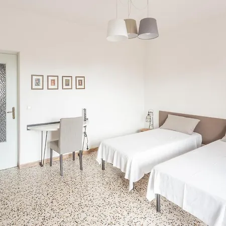 Casa Lilla - Lakeview Large With Garden Above Apartament *