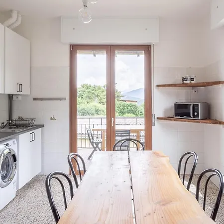 Casa Lilla - Lakeview Large With Garden Above *